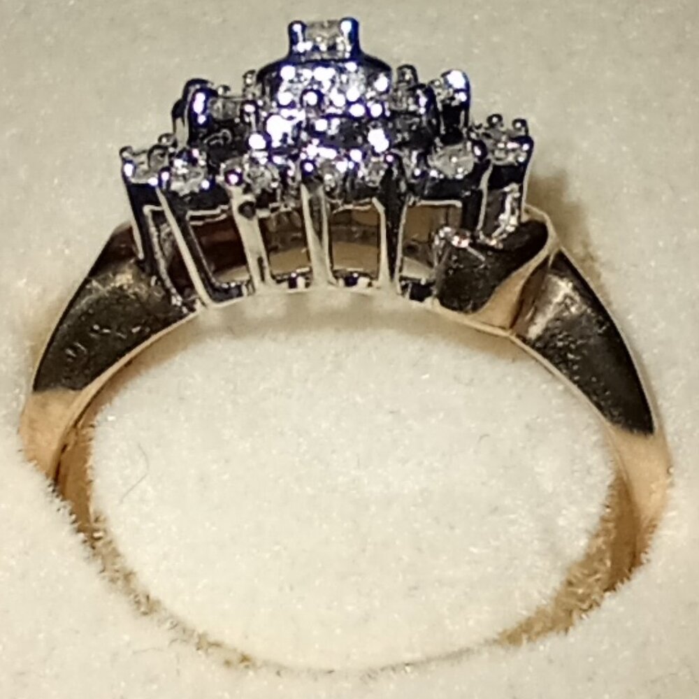 10kt Yellow Gold Diamond Heart Design Ring - Picture 2 of 5